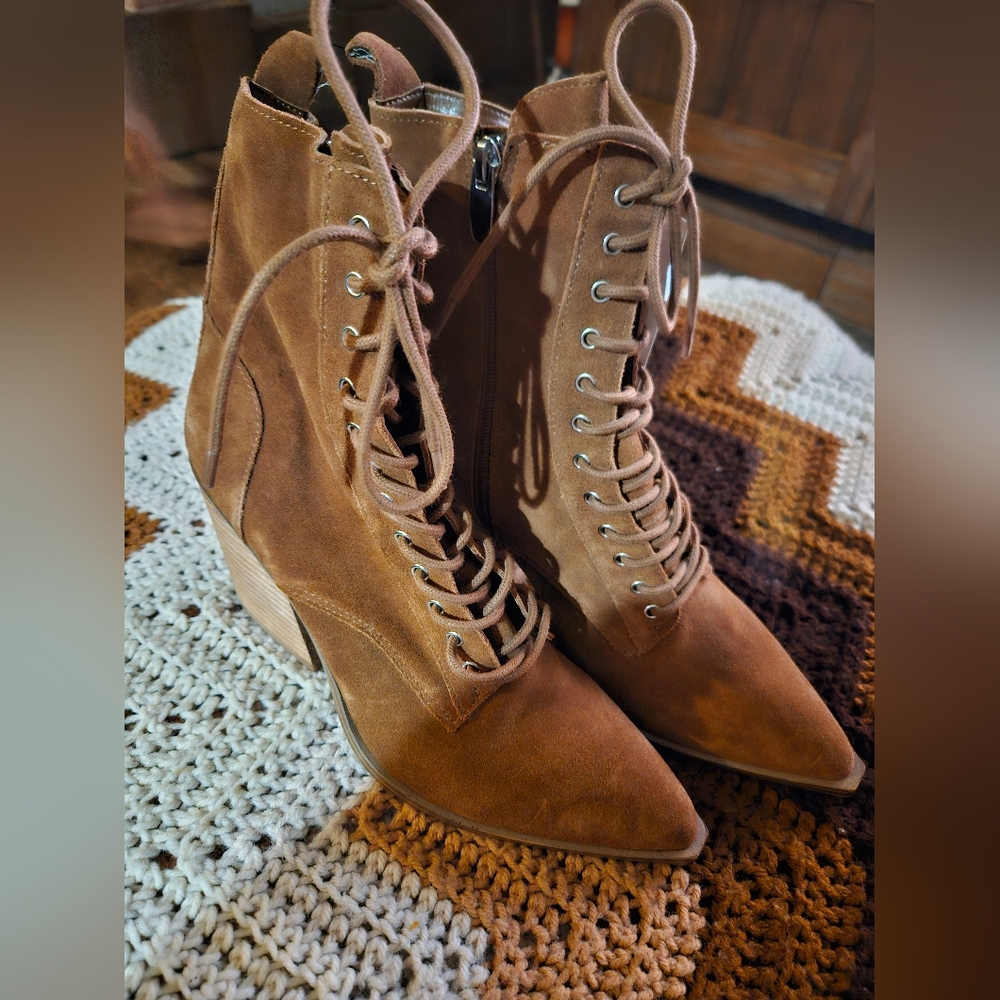 Bobbi + Bricka Womens Boots